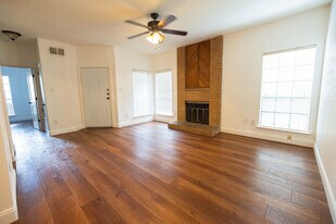 11609 April Dr, Unit A in Austin, TX - Building Photo