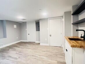 19 Plymouth St, Unit 1 in Cambridge, MA - Building Photo - Building Photo