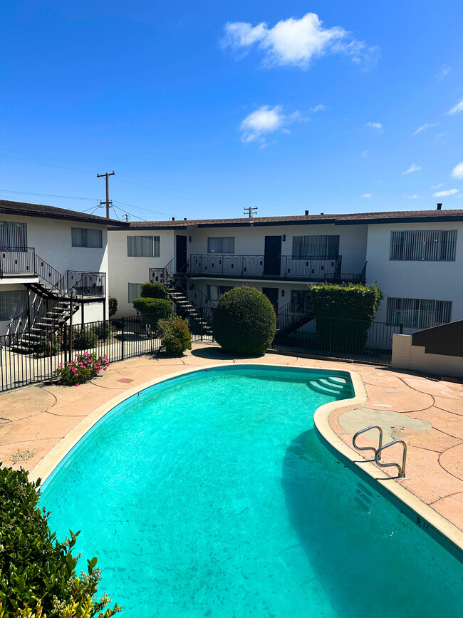 Copper Kettle Apartments in Lompoc, CA - Foto de edificio - Building Photo