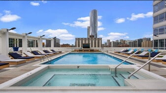 779 W Adams St, Unit 1606 in Chicago, IL - Building Photo