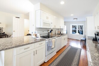 10238 Arizona Cir in Bethesda, MD - Building Photo - Building Photo