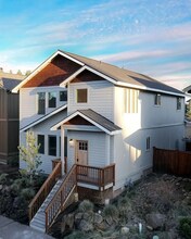 20183 Merriewood Ln in Bend, OR - Building Photo - Building Photo