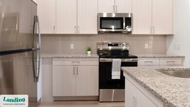 10670 Jake Jabs Blvd in Longmont, CO - Foto de edificio - Building Photo