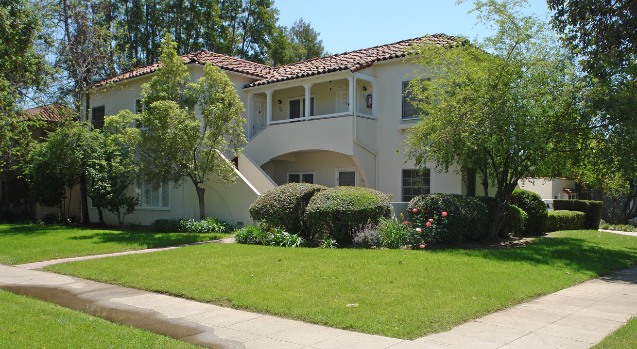 1156-1162 Orange Grove Blvd in Pasadena, CA - Foto de edificio