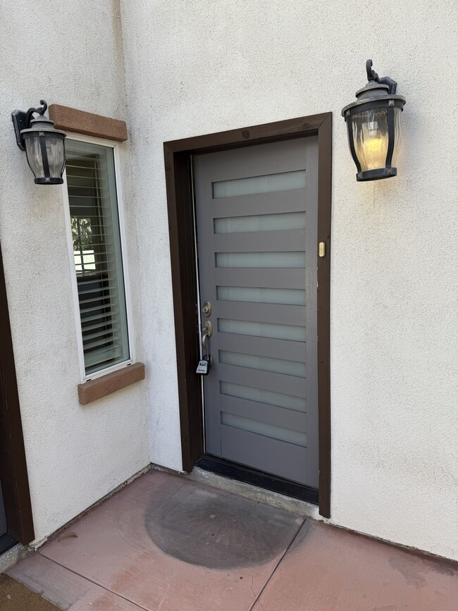 2330 N Catalina St in Burbank, CA - Building Photo - Building Photo