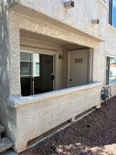 5150 Mandalay Springs Dr, Unit 104 in Las Vegas, NV - Building Photo - Building Photo