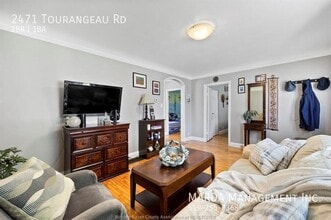 2471 Tourangeau Rd in Windsor, ON - Building Photo - Building Photo