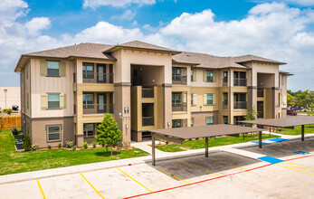 The Green Jay in McAllen, TX - Foto de edificio - Building Photo