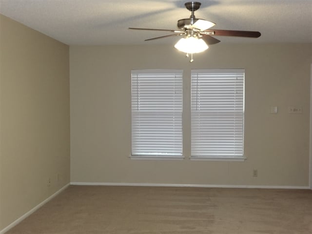 7659 Chatsworth in San Antonio, TX - Foto de edificio - Building Photo