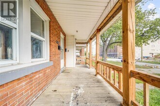 1531 Windsor Ave in Windsor, ON - Building Photo - Building Photo