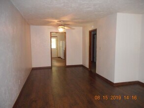 1872 Darryl Dr in Tallahassee, FL - Foto de edificio - Building Photo