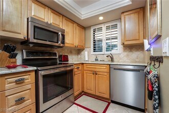 271 Southbay Dr in Naples, FL - Building Photo - Building Photo