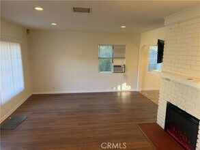 22125 Costanso St in Los Angeles, CA - Building Photo - Building Photo