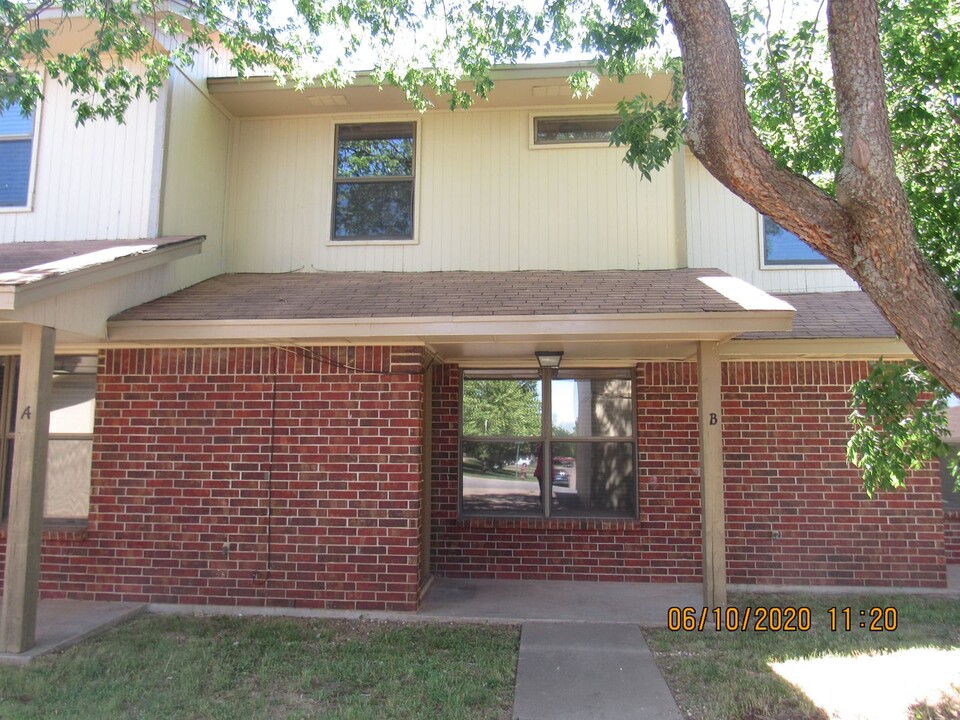 2809 46th St, Unit 2809 NW 46th Street Apt B in Lawton, OK - Building Photo