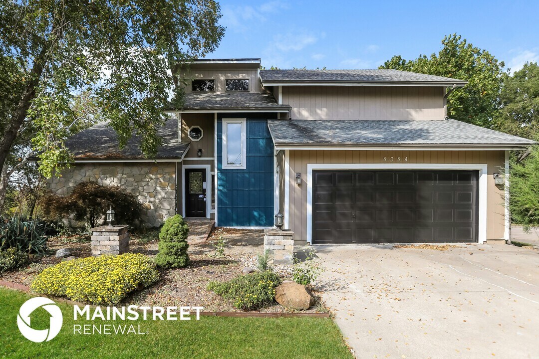 8384 N Britt Ct in Kansas City, MO - Building Photo