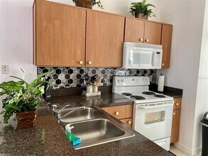 1308 S Beach Cir in Kissimmee, FL - Building Photo - Building Photo