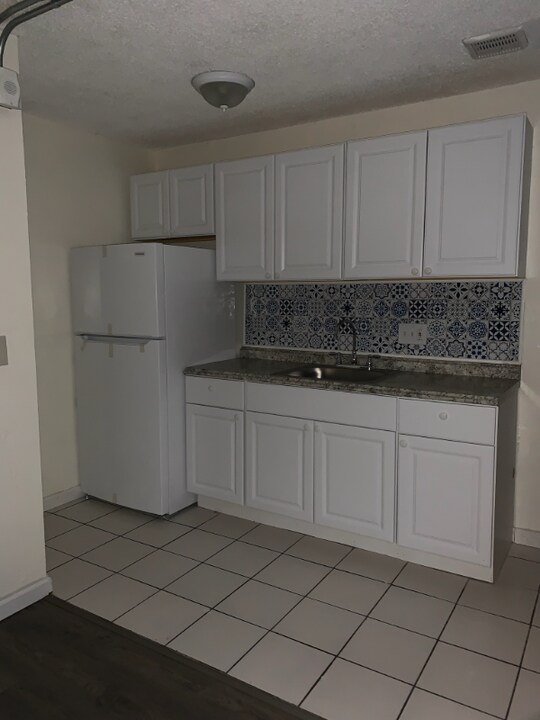 7002 Linda Vista Rd in San Diego, CA - Building Photo