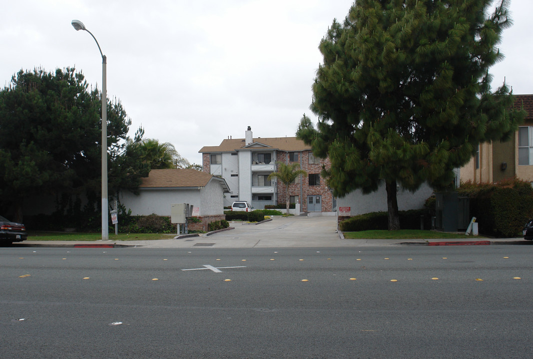 Villas Contessas in Chula Vista, CA - Foto de edificio