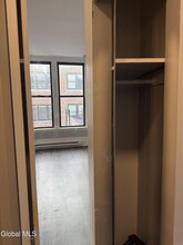 5 Broadway in Troy, NY - Foto de edificio - Building Photo