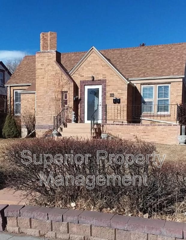 property at 104 W Pershing Blvd