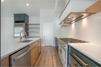 1005 Cavour Pl in Dallas, TX - Building Photo - Building Photo