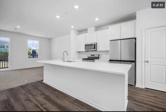 2024 Yellowstone Blvd in Mundelein, IL - Building Photo - Building Photo