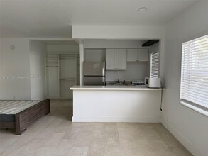 940 8th St in Miami Beach, FL - Building Photo - Building Photo