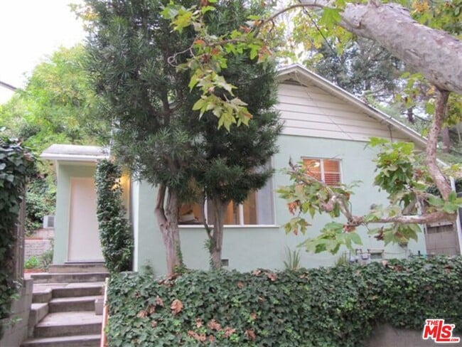 1938 N Beverly Glen Blvd in Los Angeles, CA - Building Photo - Building Photo
