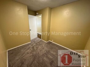 10738 Blue Ridge Blvd in Kansas City, MO - Building Photo - Building Photo