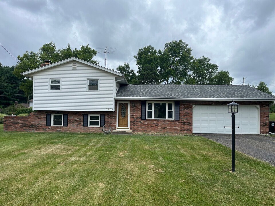 757 N Buena Vista St in Newark, OH - Building Photo