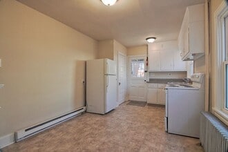 264 Manatawny St in Pottstown, PA - Building Photo - Building Photo