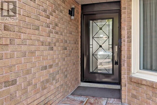 15 Dundurn Crescent in Vaughan, ON - Building Photo - Building Photo