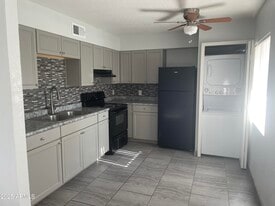 1222 E Mountain View Rd in Phoenix, AZ - Building Photo