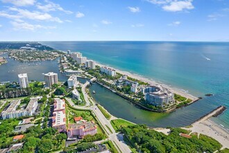 1001 E Camino Real in Boca Raton, FL - Building Photo - Building Photo