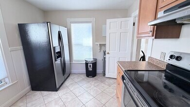 391 Commercial St in Braintree, MA - Building Photo - Building Photo