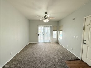 2201 Ramsgate Dr in Henderson, NV - Foto de edificio - Building Photo