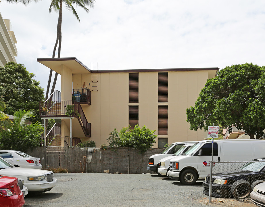 308 Ainakea Way in Honolulu, HI - Building Photo