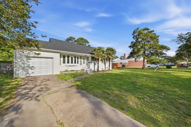 313 Beacon Hill Ct in Norfolk, VA - Building Photo - Building Photo