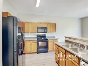 964 Willow Creek Dr in Gastonia, NC - Foto de edificio - Building Photo