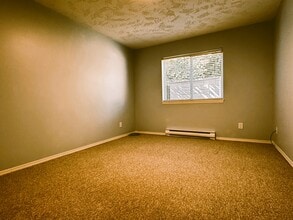 1963 B Noort Pl in Courtenay, BC - Building Photo - Building Photo