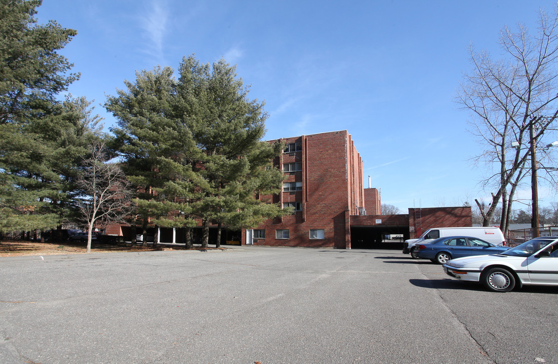 119 East in Waterbury, CT - Building Photo