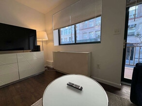 140 W 19th St in New York, NY - Building Photo - Building Photo