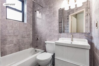 323 E 89th St in New York, NY - Building Photo - Building Photo