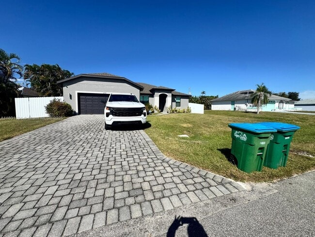 209 SE 26th Terrace in Cape Coral, FL - Building Photo - Building Photo