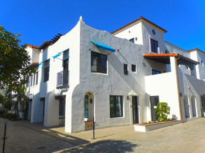 Arlington Village in Santa Barbara, CA - Building Photo - Building Photo