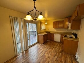 11478 Engleman Rd in Warren, MI - Building Photo - Building Photo