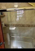 8337 Charlecote Rdg in Jamaica, NY - Foto de edificio - Building Photo