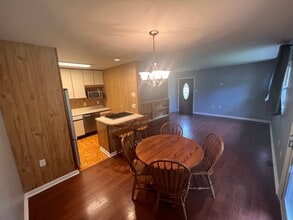 536 Millshire Dr in Millersville, MD - Foto de edificio - Building Photo
