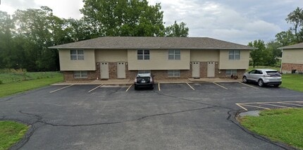 213 Park in Holts Summit, MO - Building Photo - Building Photo