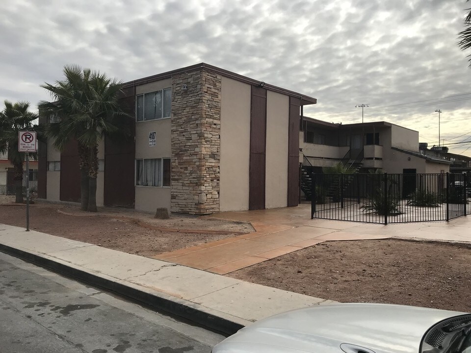 4187 Silver Dollar Ave in Las Vegas, NV - Building Photo